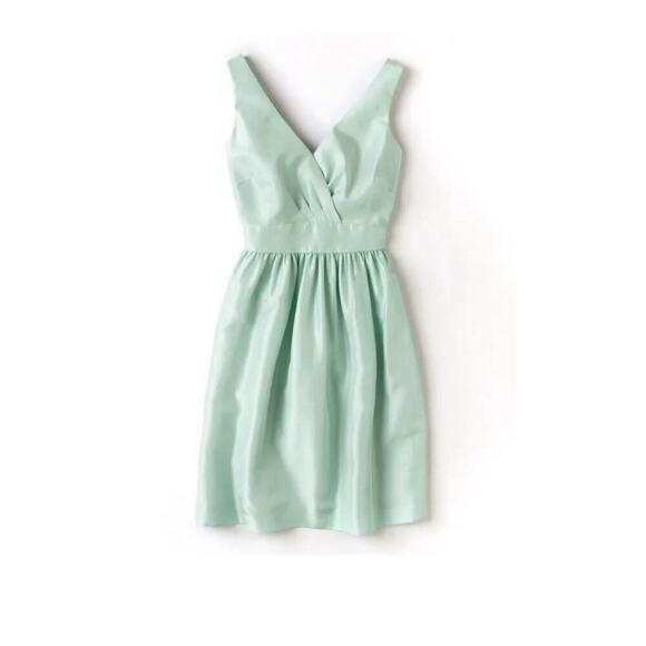 Boden 100% Silk Jasmine Fit & Flare Knee Length V-Neck Dress Sz 10 Pale Green - Picture 1 of 9